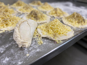 Box of 6 cheese and vegetable pasties