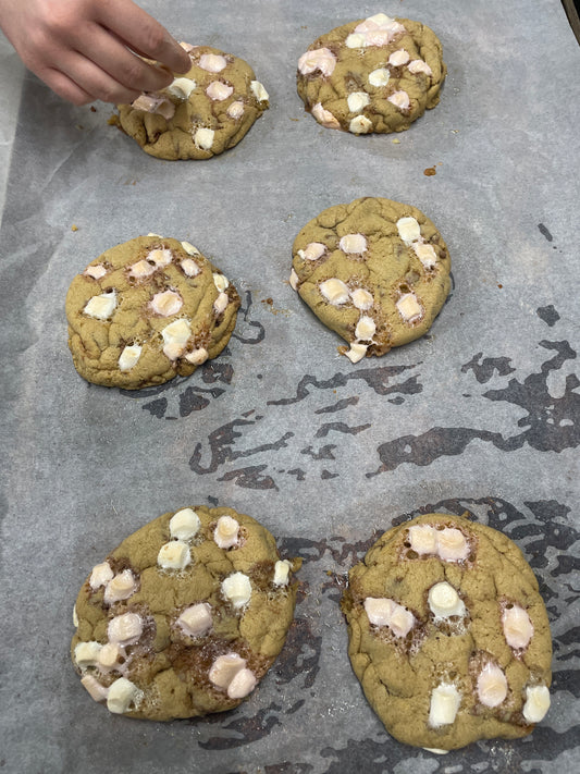 S’mores white chocolate cookie